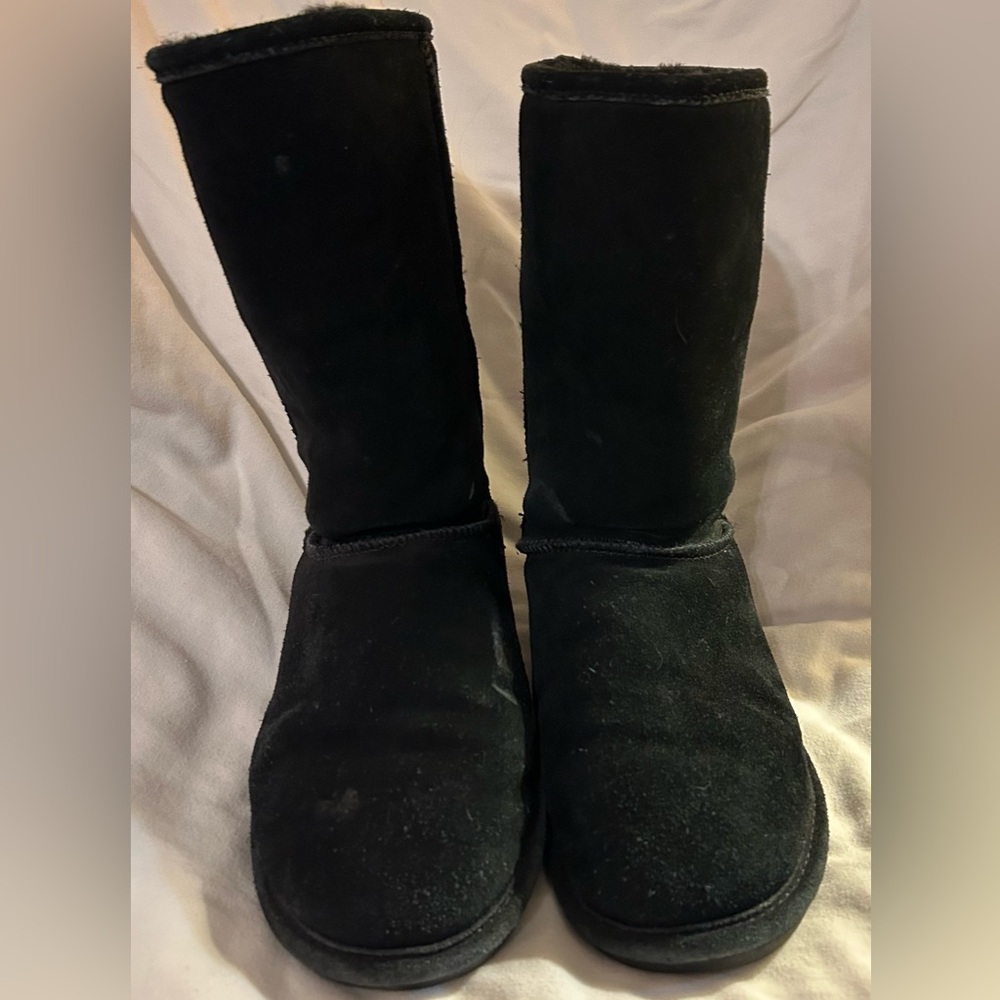 EUC Bearpaw mid calf boots